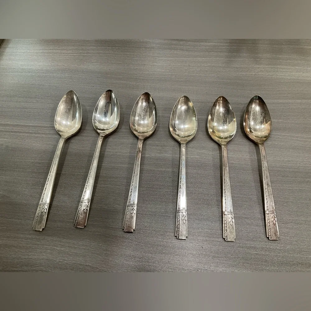 1938 ONEIDA GRENOBLE‎ SILVERPLATE HEIRLOOM SIX LARGE SPOONS